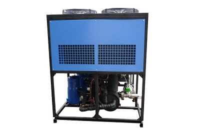 操作冷水機(jī)時(shí)有哪些注意事項(xiàng)？